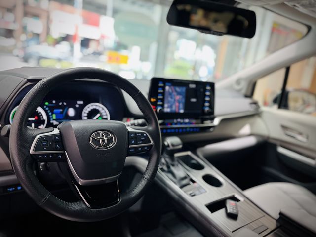 SIENNA 2.5HV  第7張相片