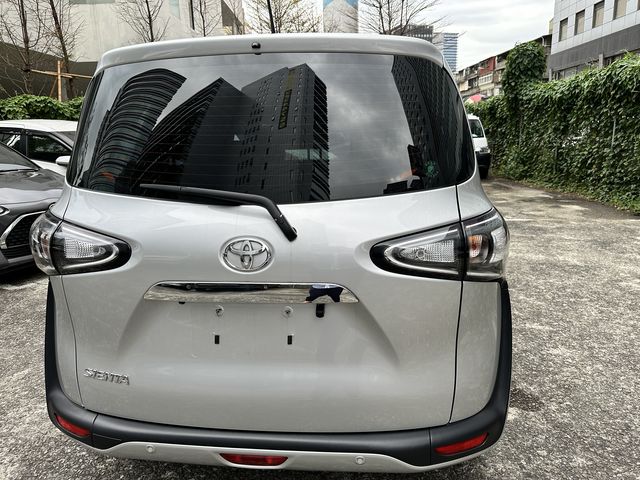SIENTA 1.8  第6張相片
