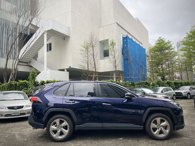 RAV4 2.0  第4張相片