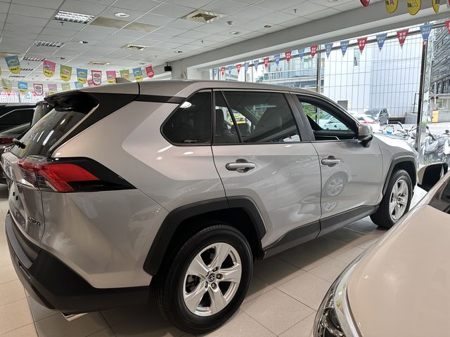 RAV4 2.0  第4張相片