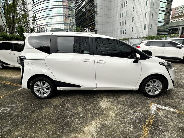 SIENTA 1.8  第4張相片