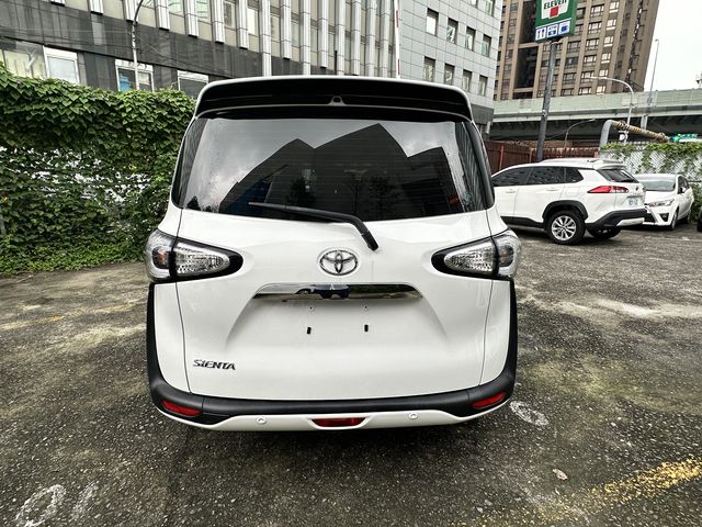SIENTA 1.8  第5張相片
