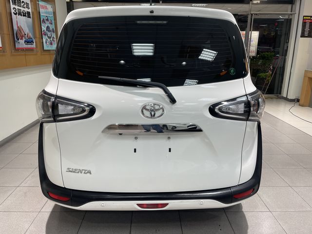 SIENTA 1.8  第5張相片