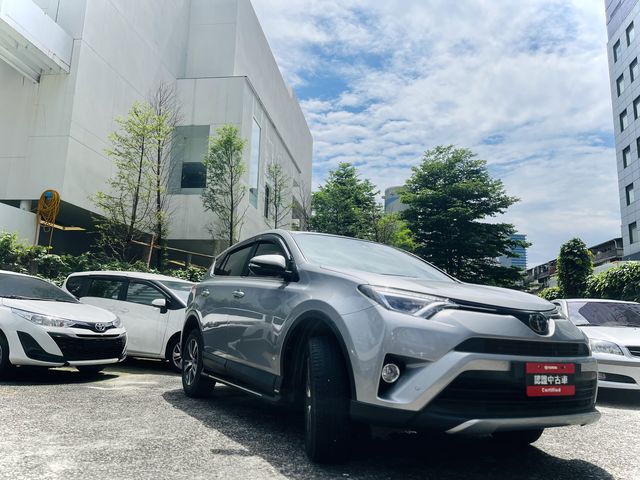 RAV4 2.0  第3張相片