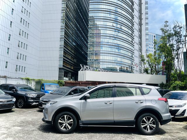RAV4 2.0  第4張相片