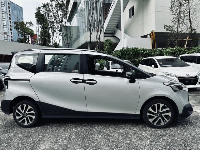 SIENTA 1.8  第4張相片