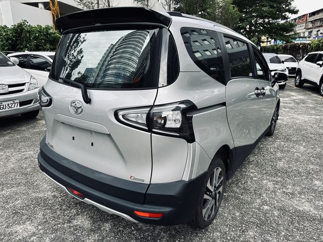 SIENTA 1.8  第5張相片