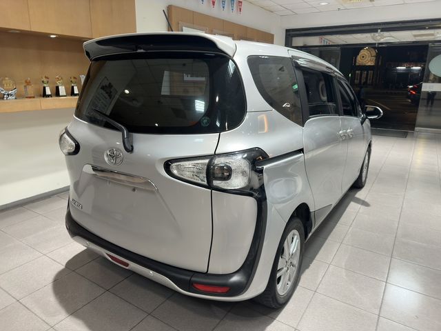 SIENTA 1.8  第7張相片