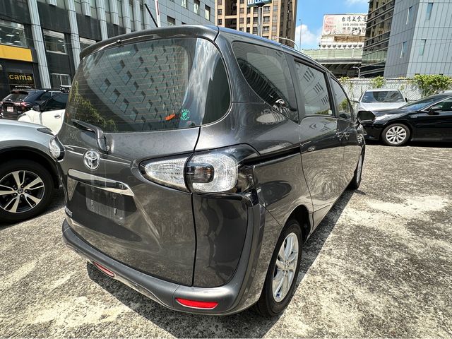 SIENTA 1.8  第5張相片