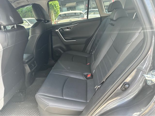 RAV4 2.5 HV  第7張相片