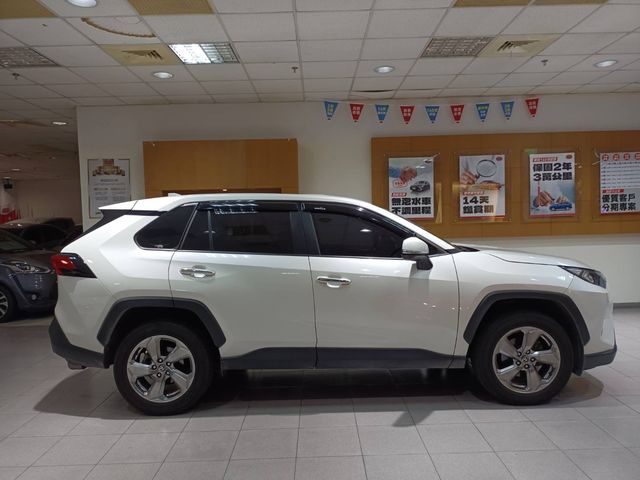 RAV4 2.0  第4張相片