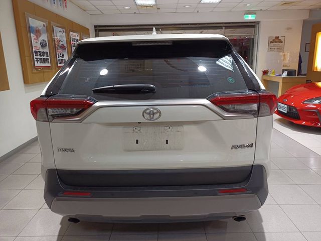 RAV4 2.0  第6張相片