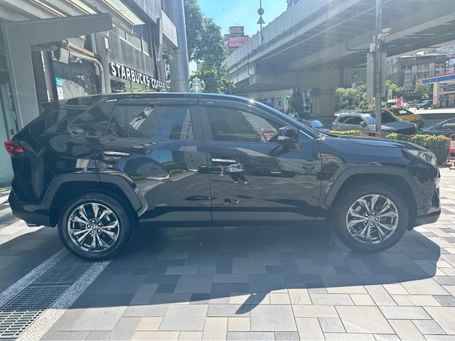 RAV4 2.0  第4張相片