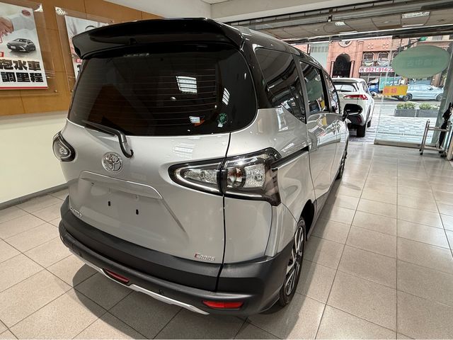 SIENTA 1.8  第5張相片