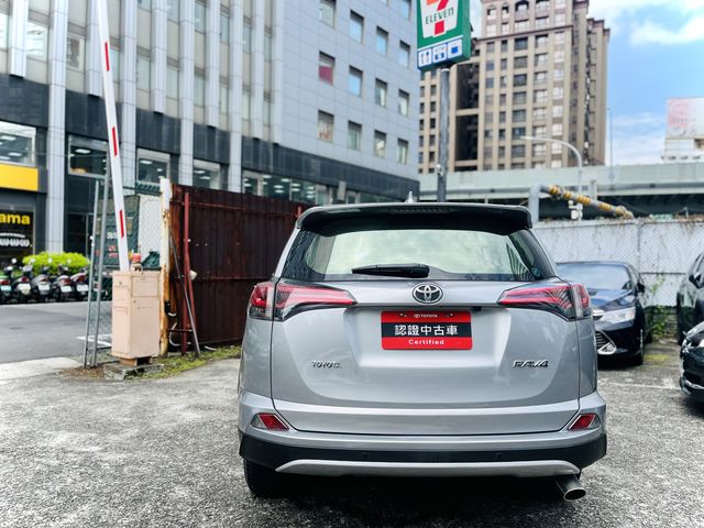 RAV4 2.0  第6張相片