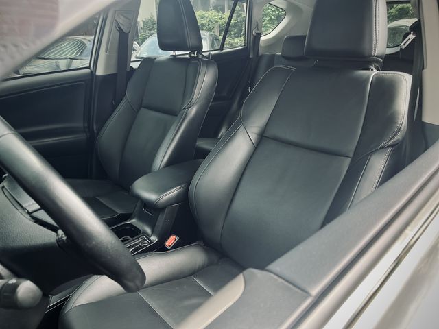 RAV4 2.0  第8張相片