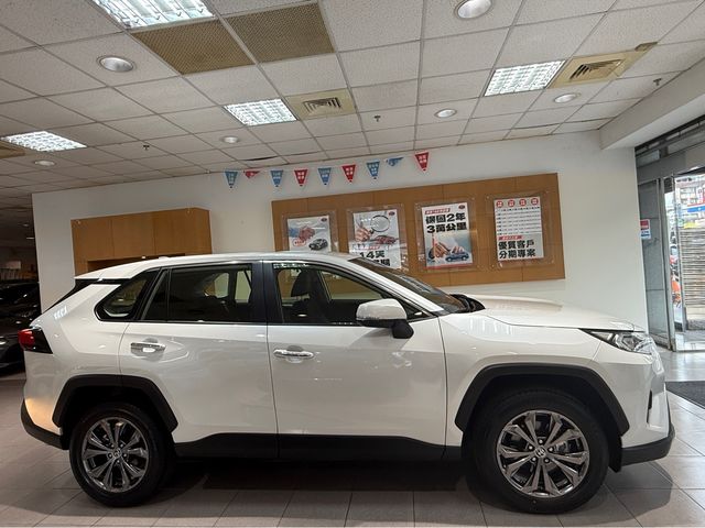 RAV4 2.0  第4張相片