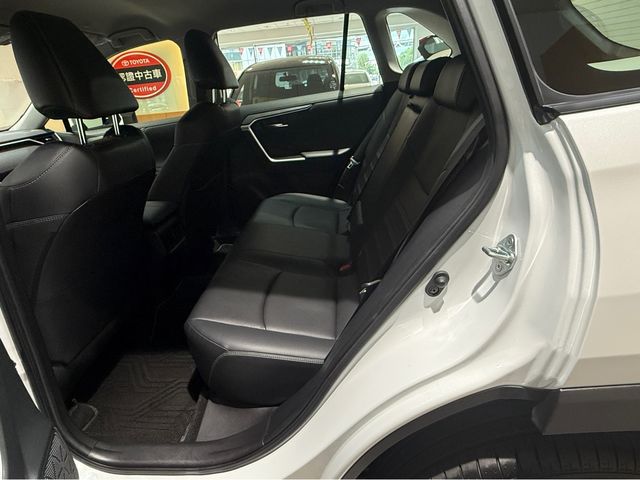 RAV4 2.0  第8張相片