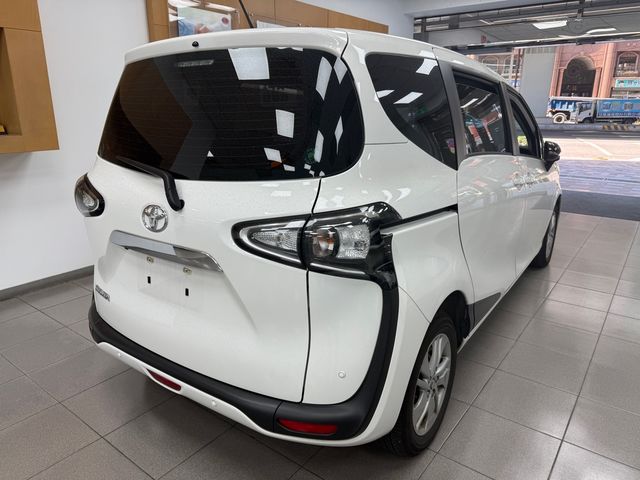 SIENTA 1.8  第5張相片