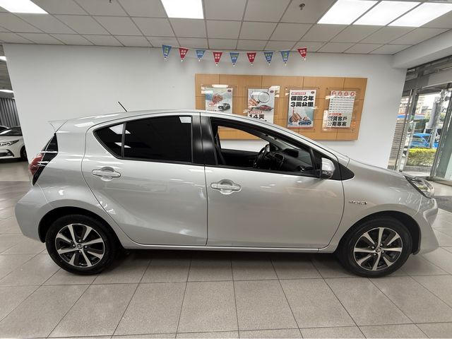 PRIUS C 1.5  第4張相片