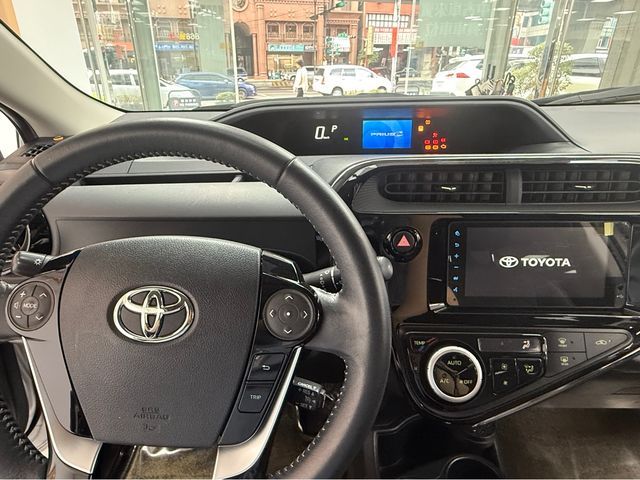 PRIUS C 1.5  第10張相片