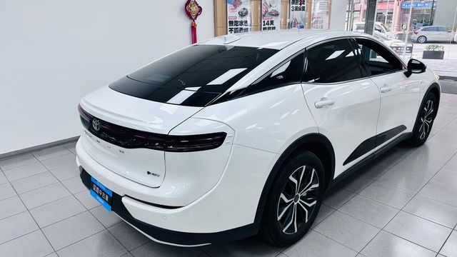 CROWN 2.5  第5張相片