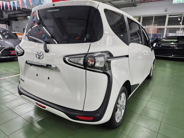 SIENTA 1.8  第4張相片