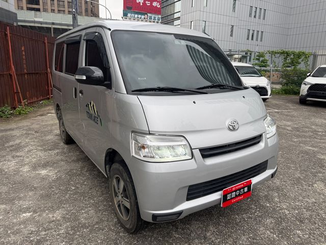 TOWN ACE VAN 5人  第3張相片