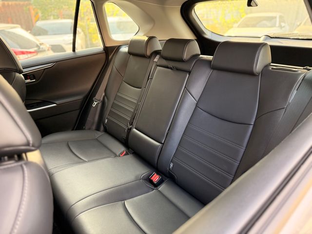 RAV4 2.0  第9張相片