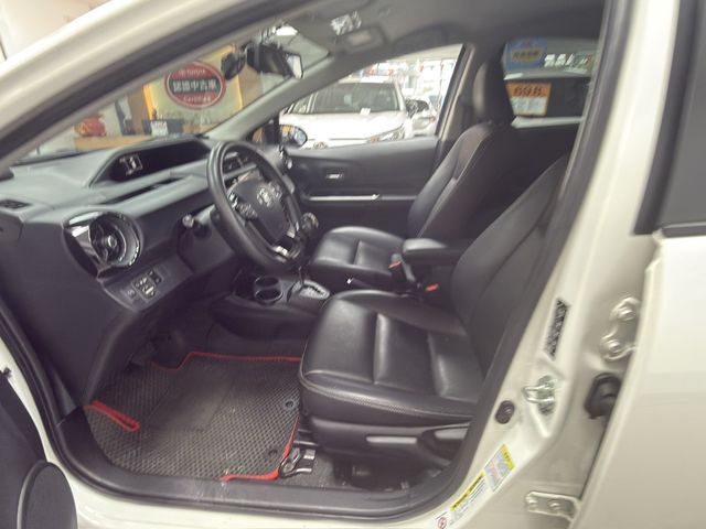 PRIUS C 1.5  第7張相片