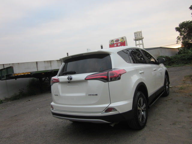 RAV4 2.0  第5張相片