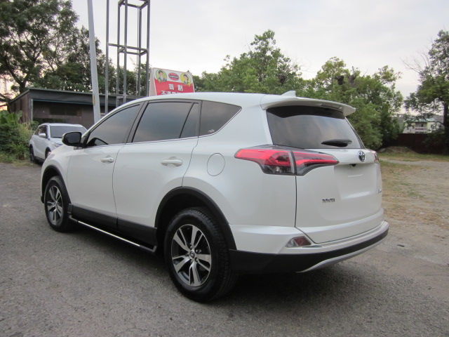 RAV4 2.0  第7張相片