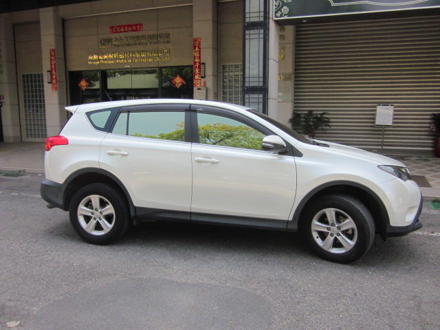RAV4 2.0  第4張相片