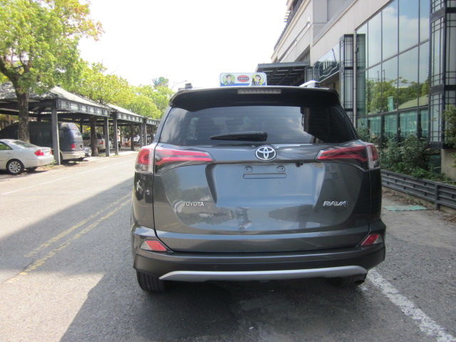 RAV4 2.0  第5張相片