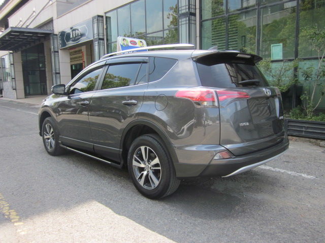 RAV4 2.0  第6張相片
