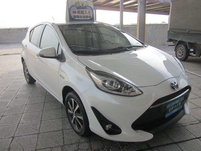 PRIUS C 1.5  第3張相片