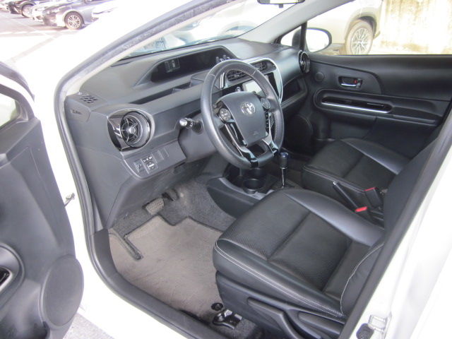 PRIUS C 1.5  第7張相片
