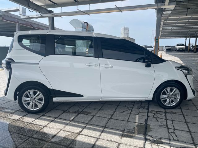 SIENTA 1.8  第4張相片