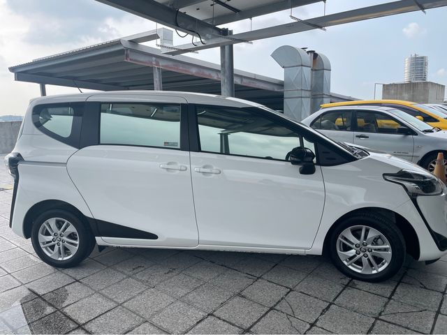 SIENTA 1.8  第4張相片