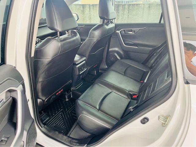 RAV4 2.0  第8張相片