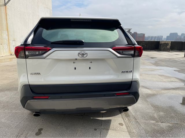 RAV4 2.0  第3張相片