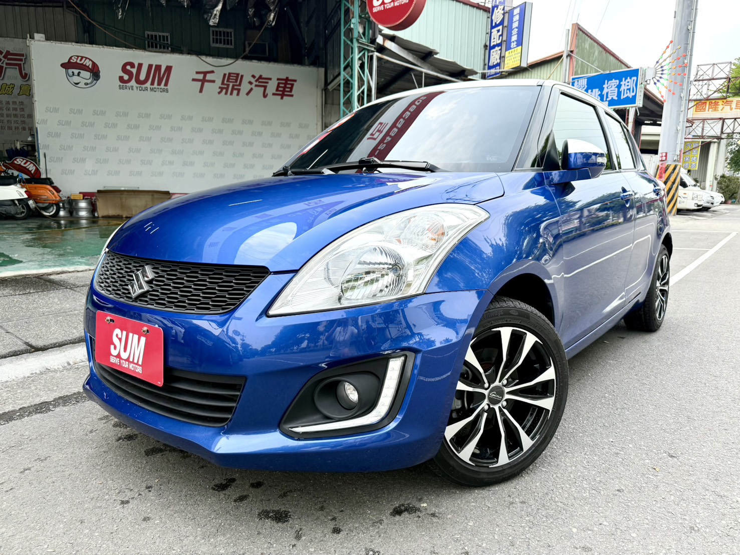 小車代步專用~輕巧外型好看~衛星導航~定速~倒車顯影~I-KEY~按鈕式發車~低月付款  第1張相片