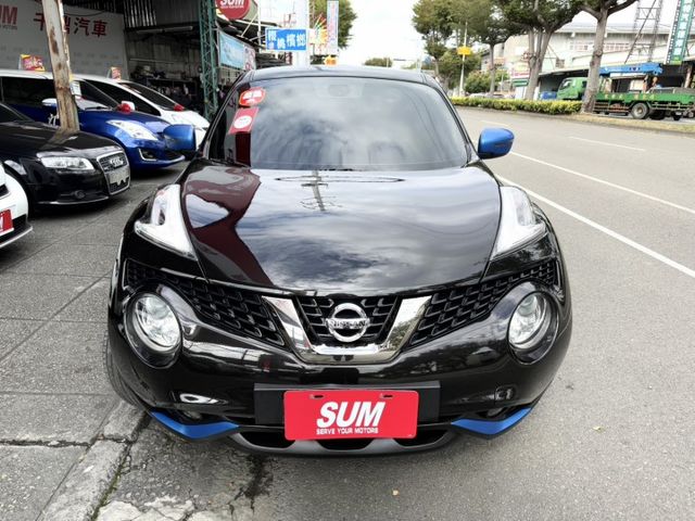 一手美車/原鈑件/豪華版，六具安全氣囊/雙前加熱椅/倒車顯影/循跡防滑/胎壓偵測/定速巡航/感應頭燈/可全額貸  第2張相片