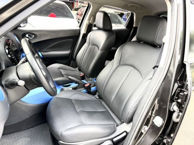 一手美車/原鈑件/豪華版，六具安全氣囊/雙前加熱椅/倒車顯影/循跡防滑/胎壓偵測/定速巡航/感應頭燈/可全額貸  第3張相片