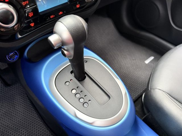 一手美車/原鈑件/豪華版，六具安全氣囊/雙前加熱椅/倒車顯影/循跡防滑/胎壓偵測/定速巡航/感應頭燈/可全額貸  第11張相片