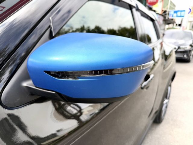一手美車/原鈑件/豪華版，六具安全氣囊/雙前加熱椅/倒車顯影/循跡防滑/胎壓偵測/定速巡航/感應頭燈/可全額貸  第18張相片
