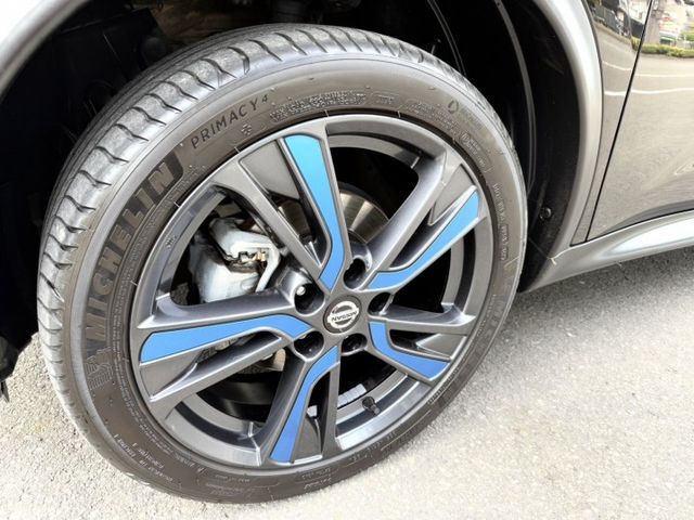 一手美車/原鈑件/豪華版，六具安全氣囊/雙前加熱椅/倒車顯影/循跡防滑/胎壓偵測/定速巡航/感應頭燈/可全額貸  第19張相片