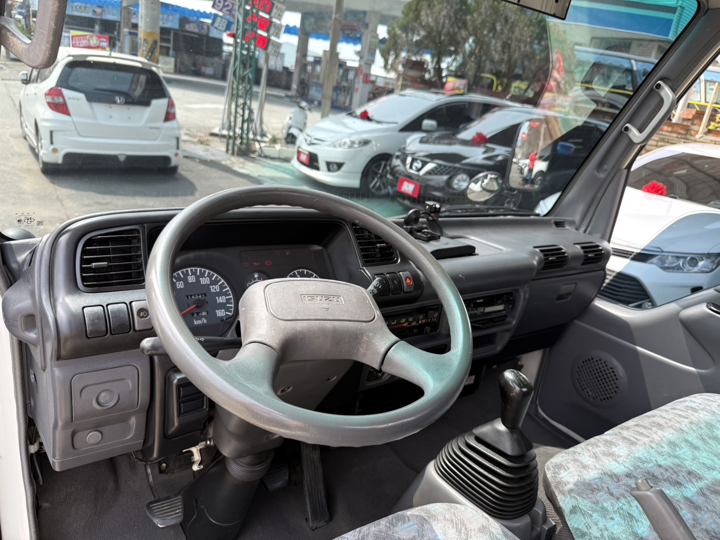 一手車/超稀有低里程數/6噸14尺半車斗/耐操好開的發財車/可全額貸/低月付  第3張相片