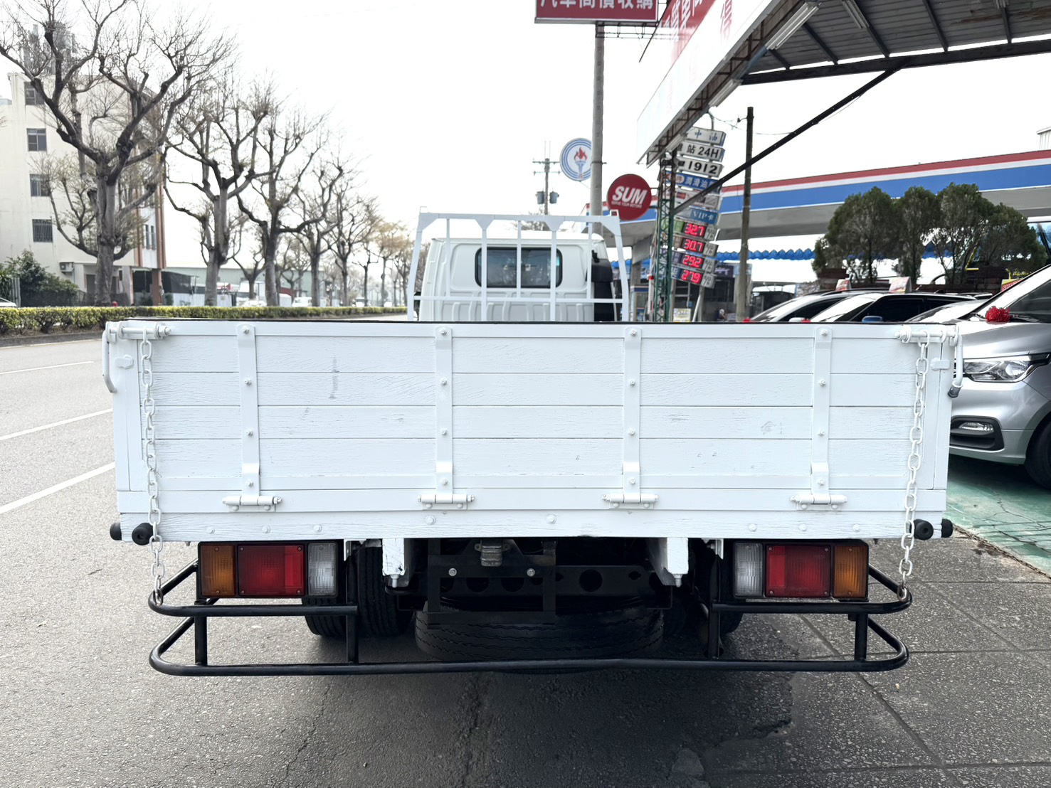 一手車/超稀有低里程數/6噸14尺半車斗/耐操好開的發財車/可全額貸/低月付  第9張相片