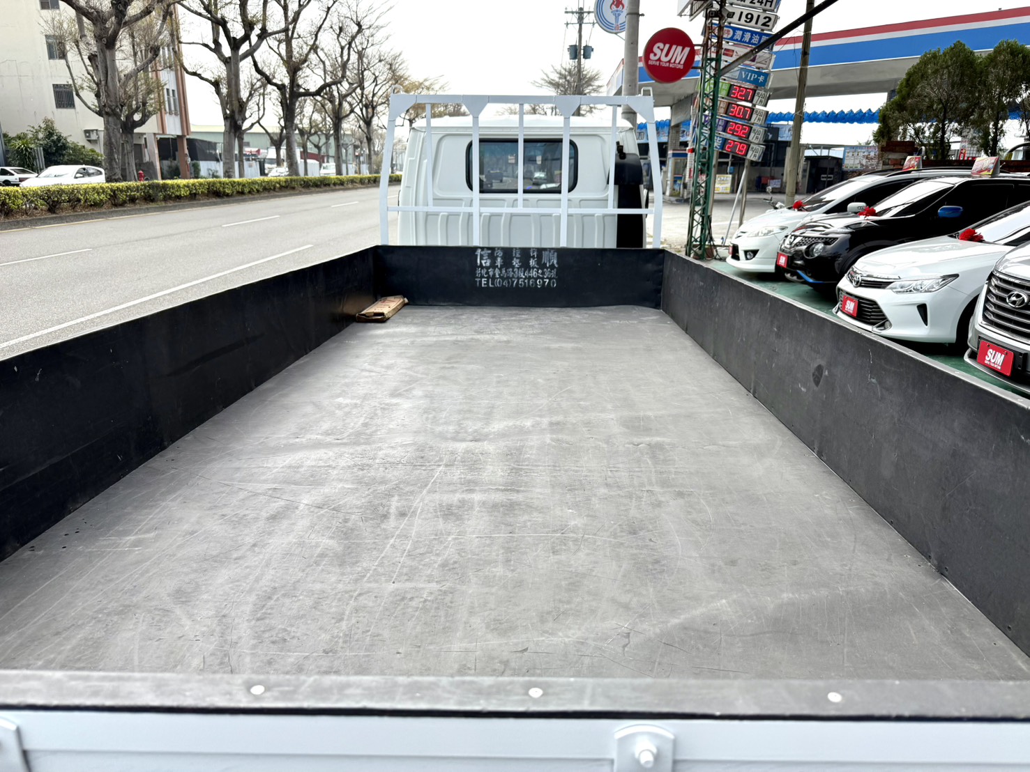 一手車/超稀有低里程數/6噸14尺半車斗/耐操好開的發財車/可全額貸/低月付  第11張相片